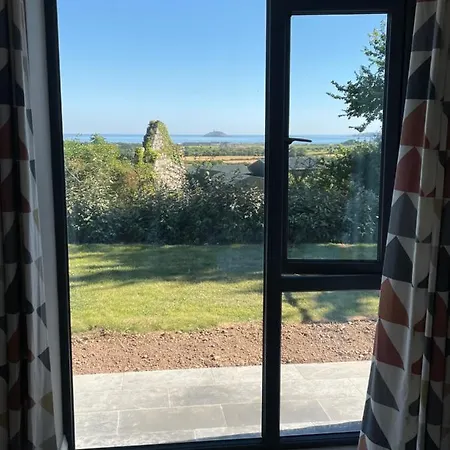 - Ballycotton Bay & Island View * Garryvoe