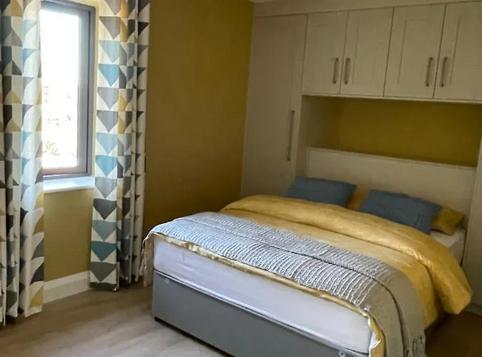 - Ballycotton Bay & Island View Apartman