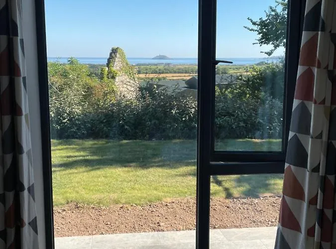 - Ballycotton Bay & Island View * Garryvoe